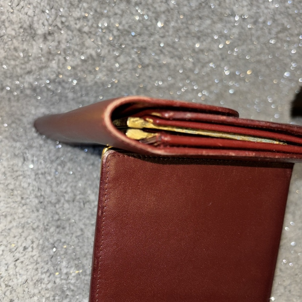 Cartier-beautifully worn, pre-loved kiss-lock wallet!  Signature wine color! - Picture 9 of 12
